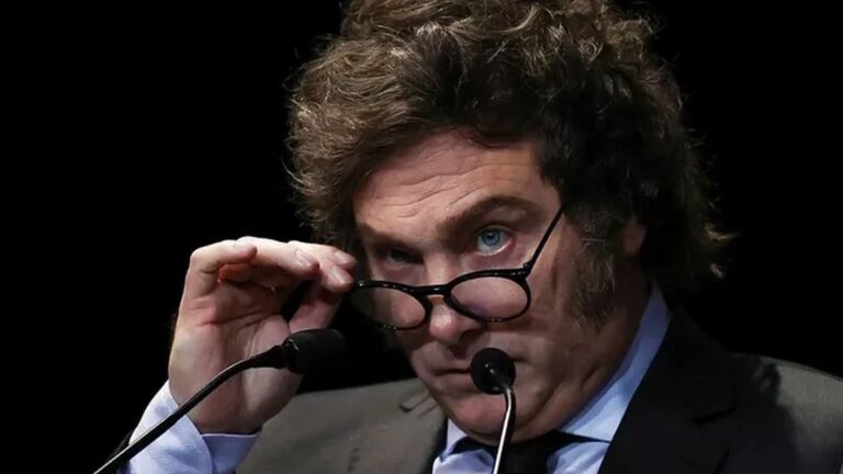 Duro editorial de The Guardian contra Javier Milei: «Mucho sufrimiento y pocos beneficios»