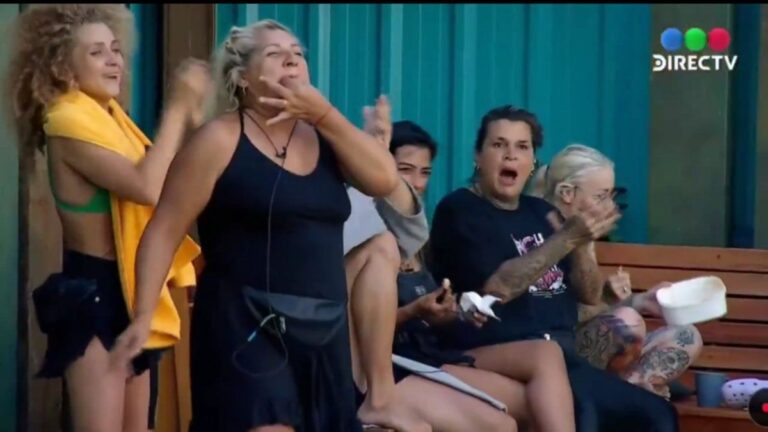 Dos participantes de Gran Hermano se besaron y las redes sociales estallaron