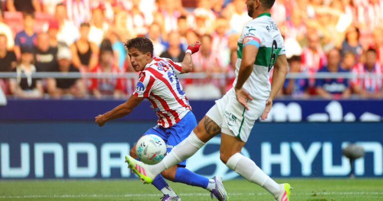 Con Julián, Giuliano y Almada, el Atlético Madrid le gana al Elche desde el arranque