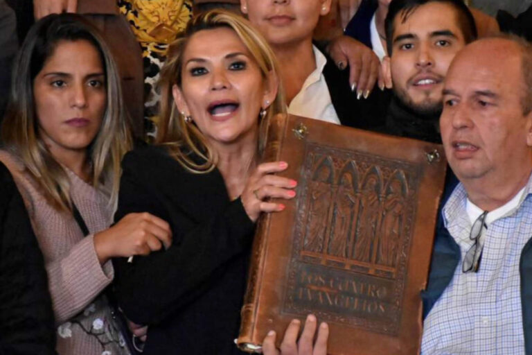 La Justicia de Bolivia liberó a Jeanine Añez y anuló el juicio ordinario