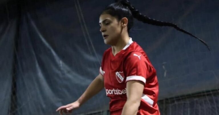 «No puedo estar en este equipo»: la drástica decisión de una futbolista chilena tras los incidentes en cancha de Independiente